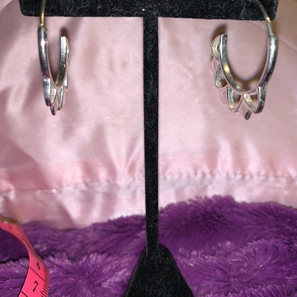 4 pairs of woman earrings - Picture 4 of 15